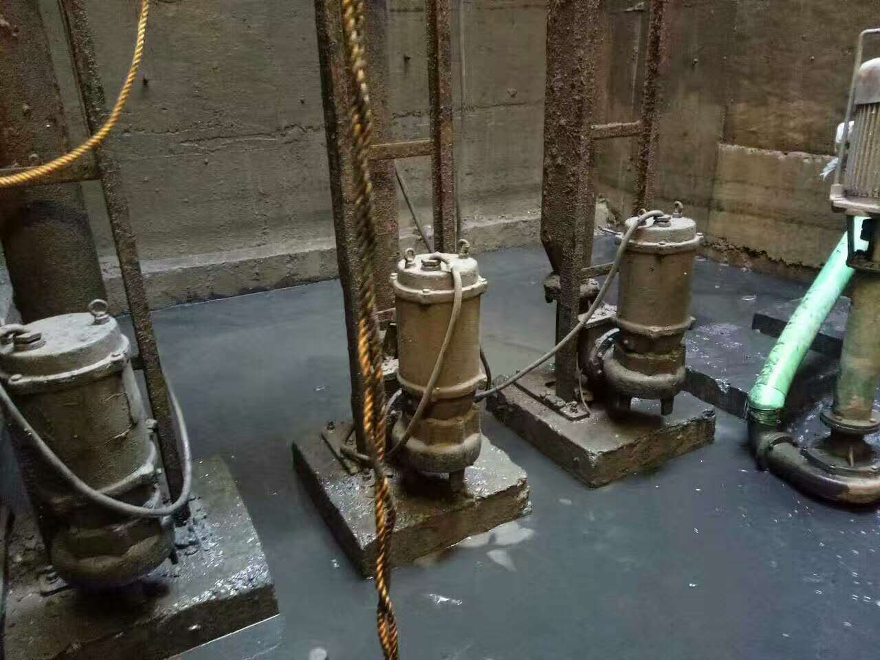 永春污水池清理